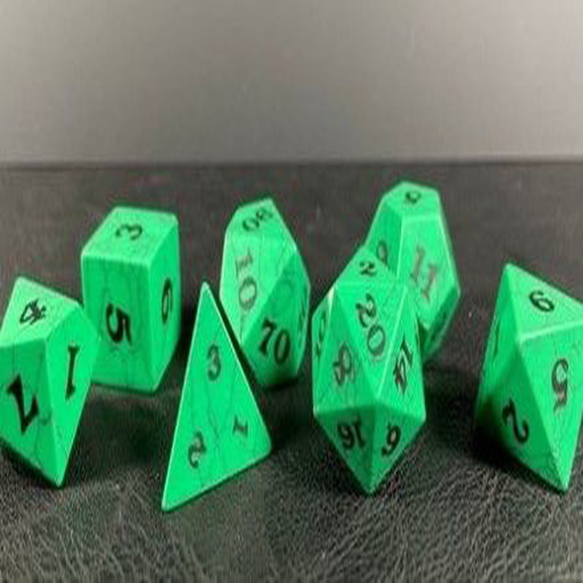 7 set Green Cracked Stone