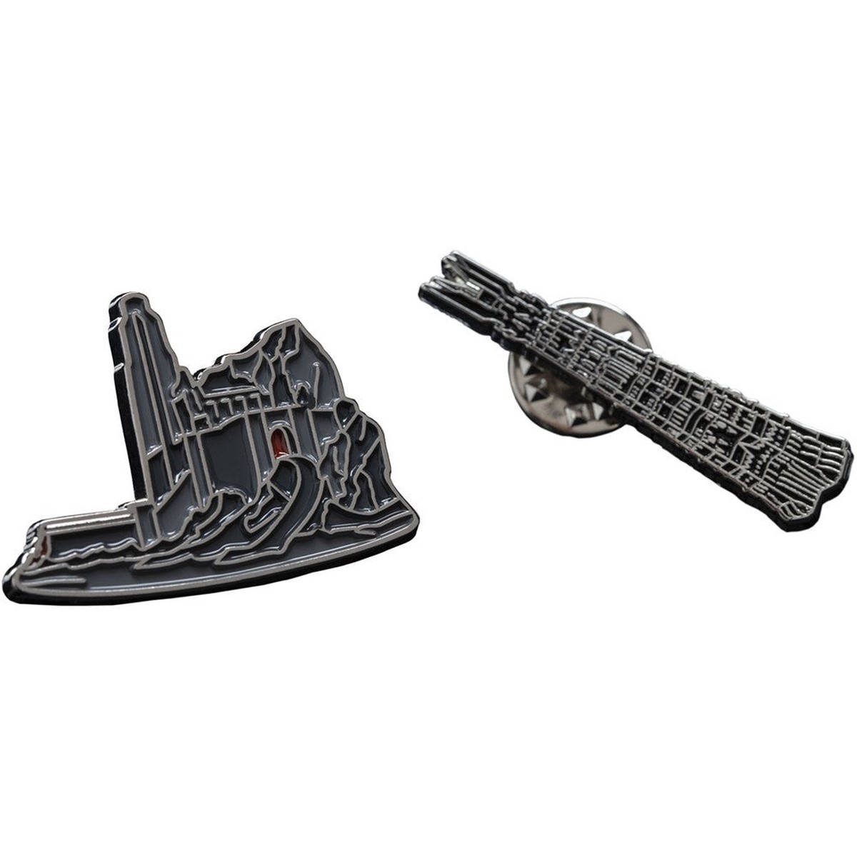 Weta Workshop: The Lord of the Rings Trilogy - Pin Set - Helms Deep & Orthanc